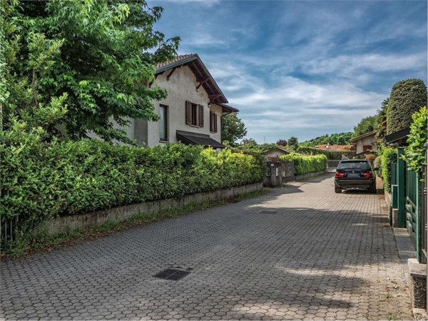 casa indipendente in vendita a Fino Mornasco