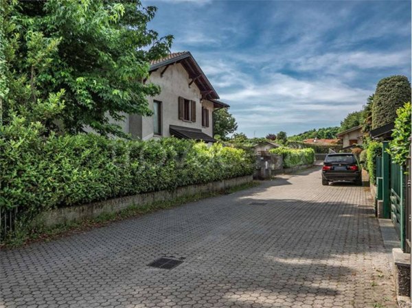 casa indipendente in vendita a Fino Mornasco