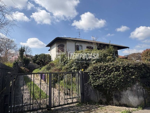 casa indipendente in vendita a Fino Mornasco