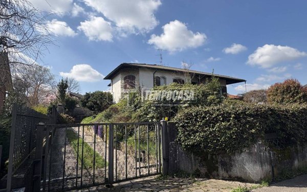 casa indipendente in vendita a Fino Mornasco