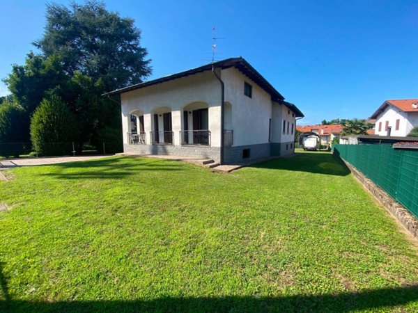 casa indipendente in vendita a Fino Mornasco