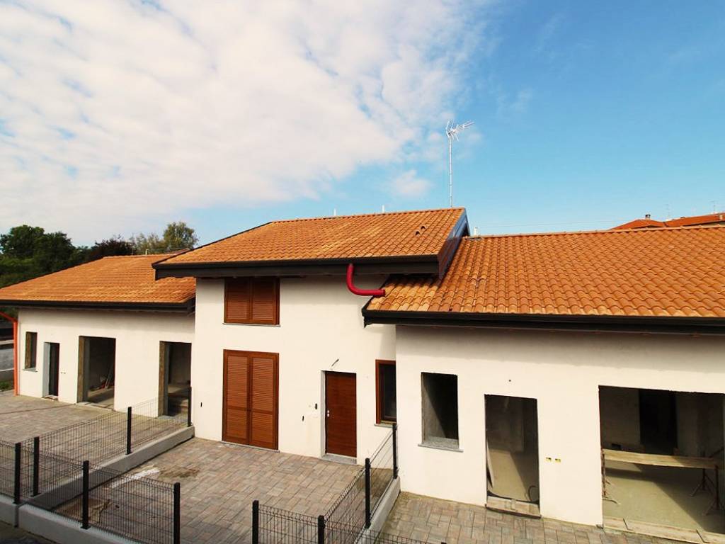 casa indipendente in vendita a Fino Mornasco