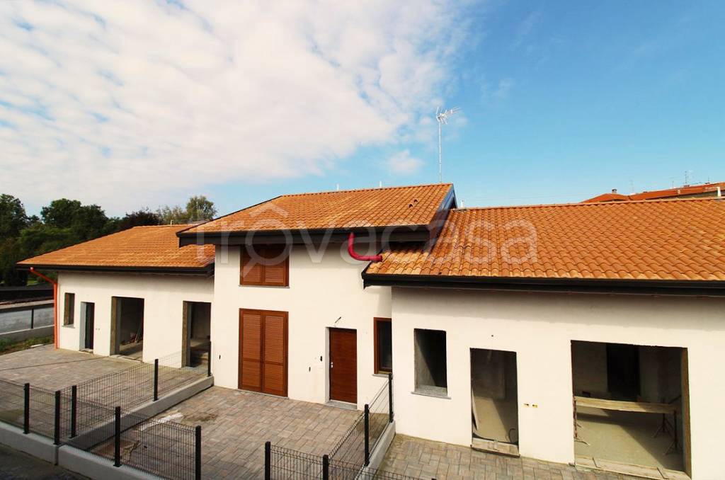 casa indipendente in vendita a Fino Mornasco