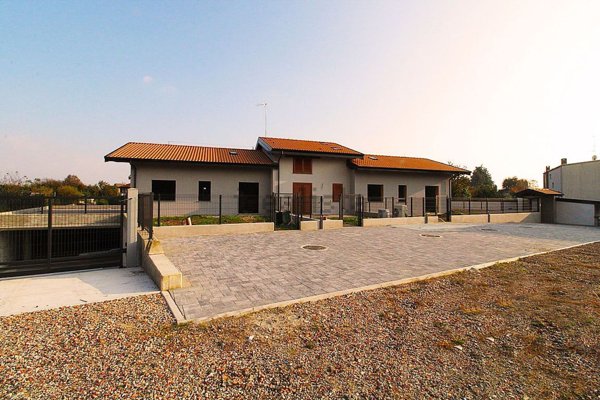 casa indipendente in vendita a Fino Mornasco