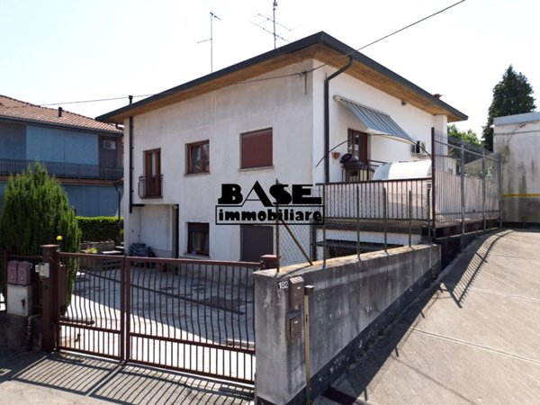 casa indipendente in vendita a Fino Mornasco