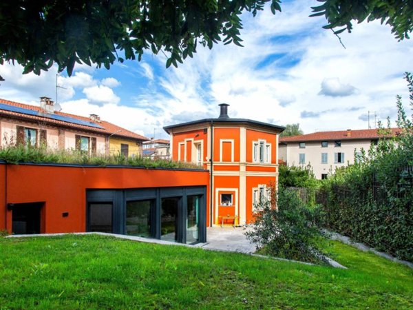 casa indipendente in vendita a Fino Mornasco