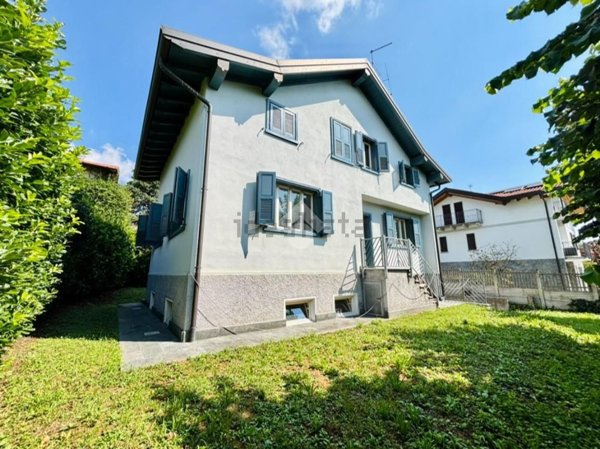 casa indipendente in vendita a Fino Mornasco