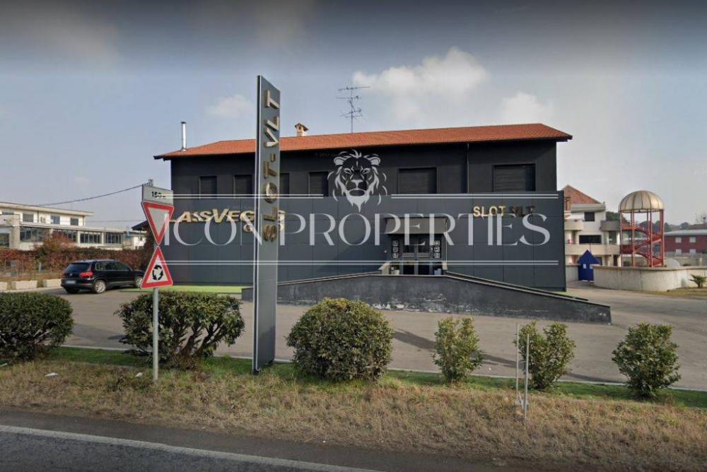 negozio in vendita a Fino Mornasco