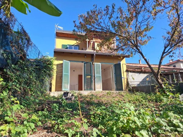 casa indipendente in vendita a Fino Mornasco