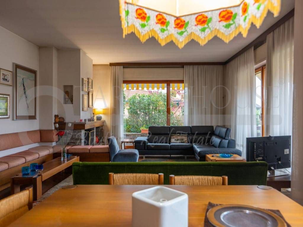 casa indipendente in vendita a Fino Mornasco