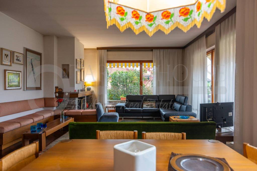 casa indipendente in vendita a Fino Mornasco