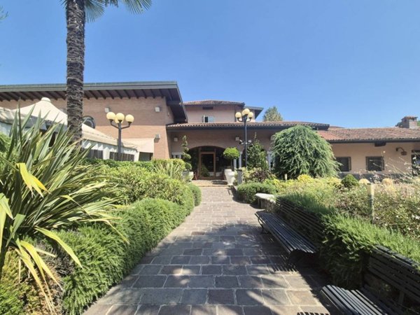 negozio in vendita a Fino Mornasco in zona Andrate