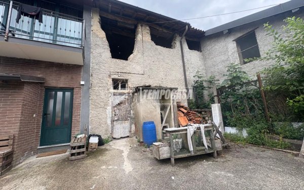 casale in vendita a Fino Mornasco