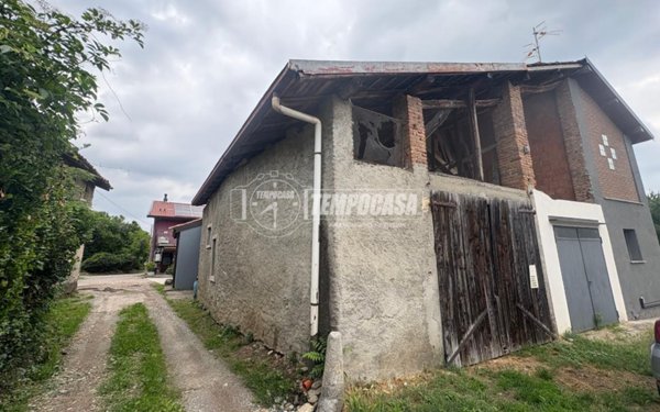 casale in vendita a Fino Mornasco