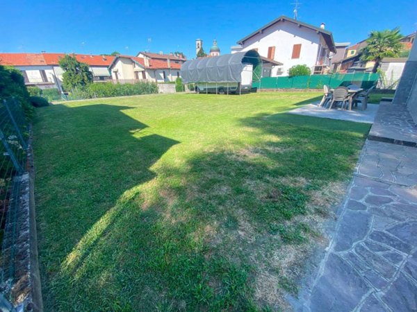 casa indipendente in vendita a Fino Mornasco