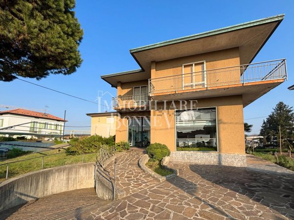 casa indipendente in vendita a Fino Mornasco