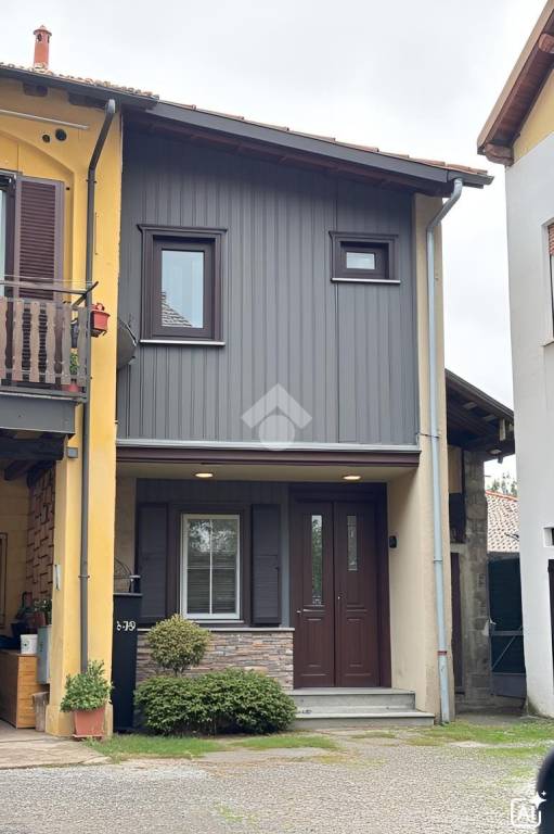 casa indipendente in vendita a Fino Mornasco