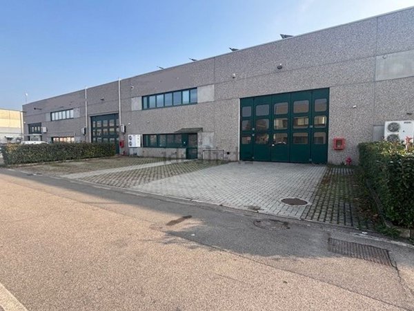 capannone in vendita a Fino Mornasco