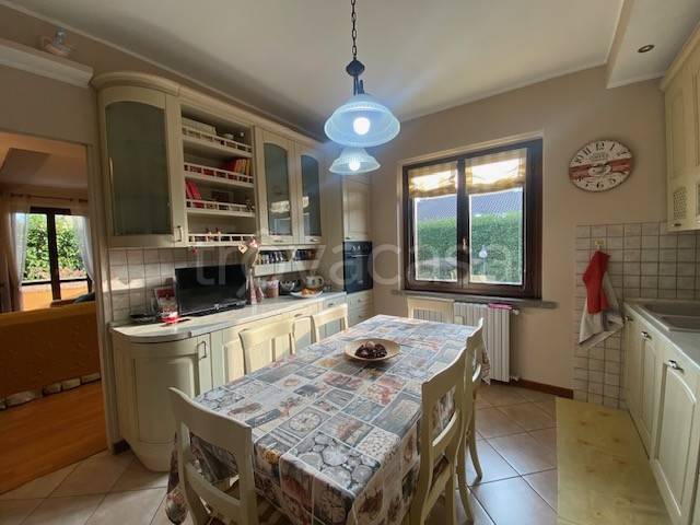 casa indipendente in vendita a Fino Mornasco