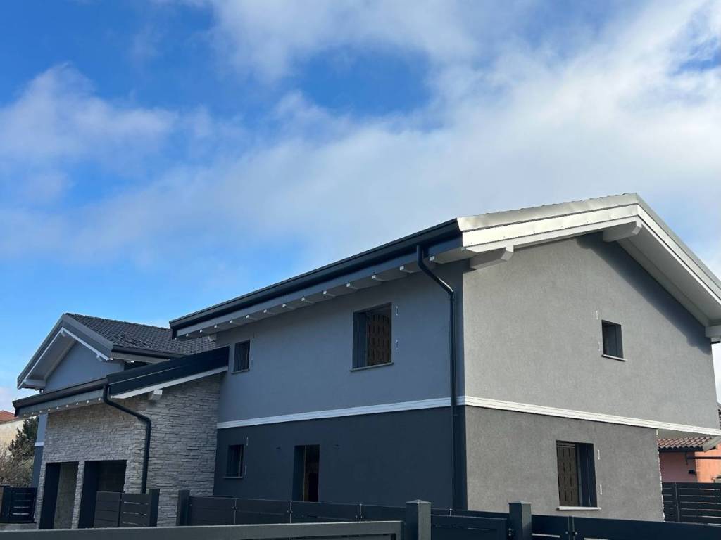 casa indipendente in vendita a Fino Mornasco