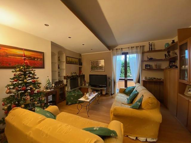 casa indipendente in vendita a Fino Mornasco