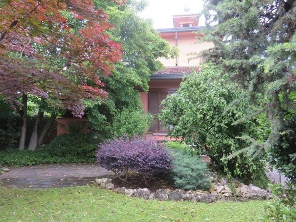 casa indipendente in vendita a Fino Mornasco