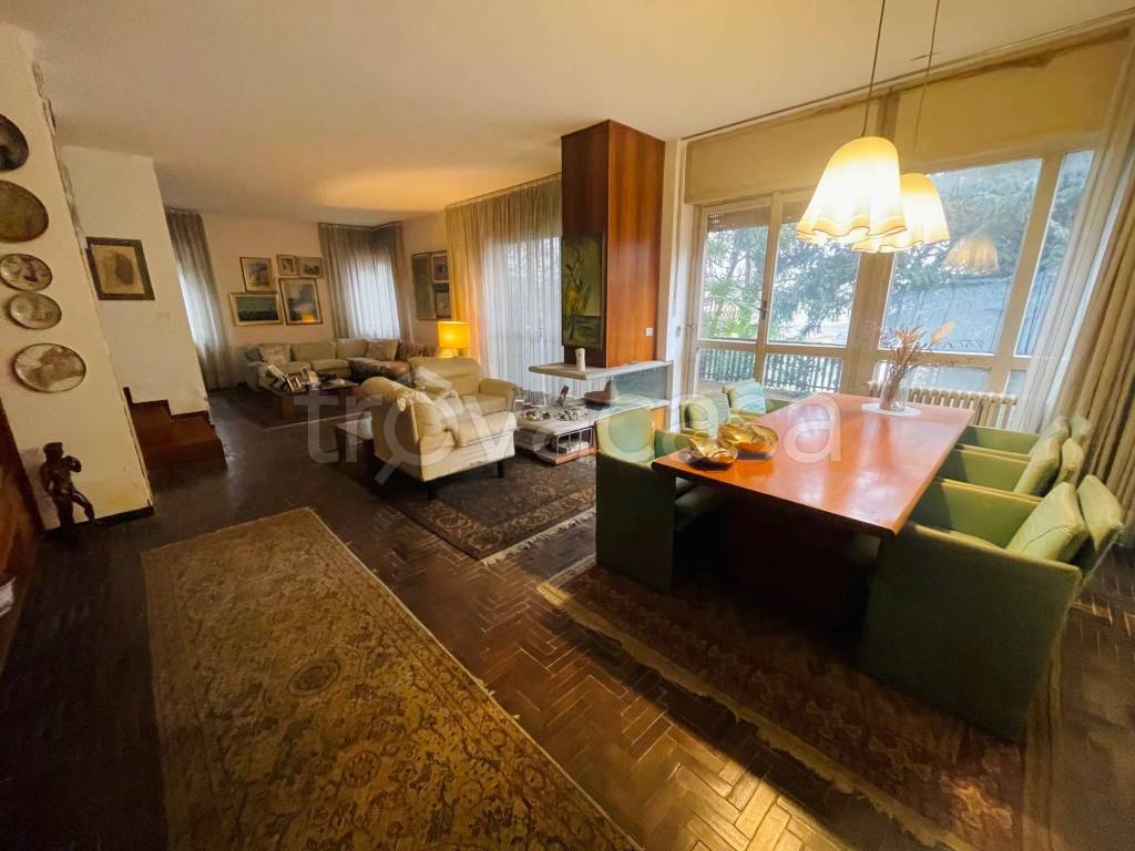 casa indipendente in vendita a Fino Mornasco