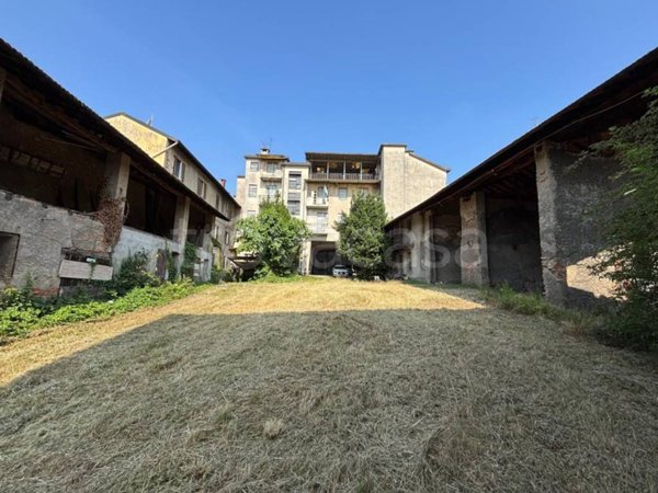 negozio in vendita a Fino Mornasco