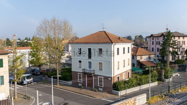 intera palazzina in vendita a Fino Mornasco