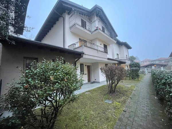 casa indipendente in vendita a Fino Mornasco