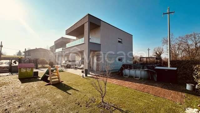 casa indipendente in vendita a Fino Mornasco