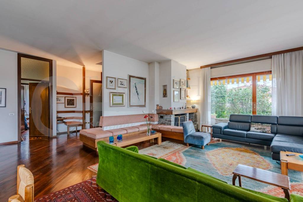 casa indipendente in vendita a Fino Mornasco