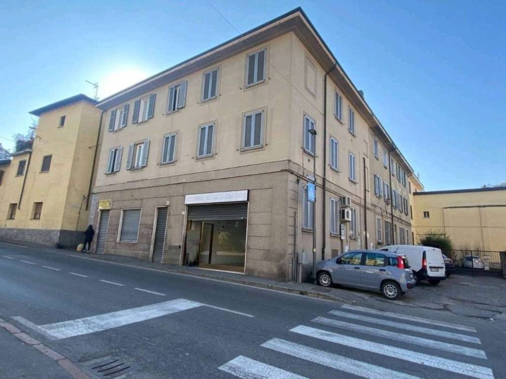 negozio in vendita a Fino Mornasco