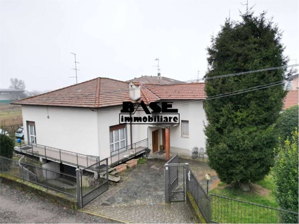 casa indipendente in vendita a Fino Mornasco