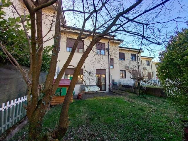 casa indipendente in vendita a Fino Mornasco