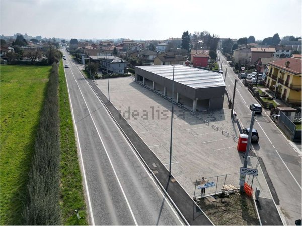 locale commerciale in vendita a Fino Mornasco