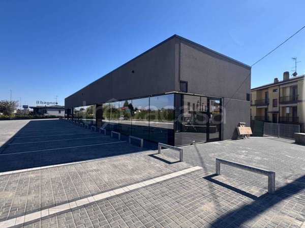 negozio in vendita a Fino Mornasco