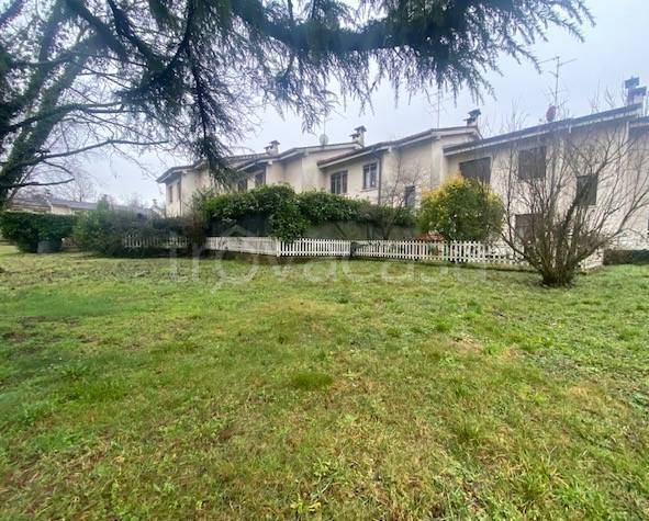 casa indipendente in vendita a Fino Mornasco