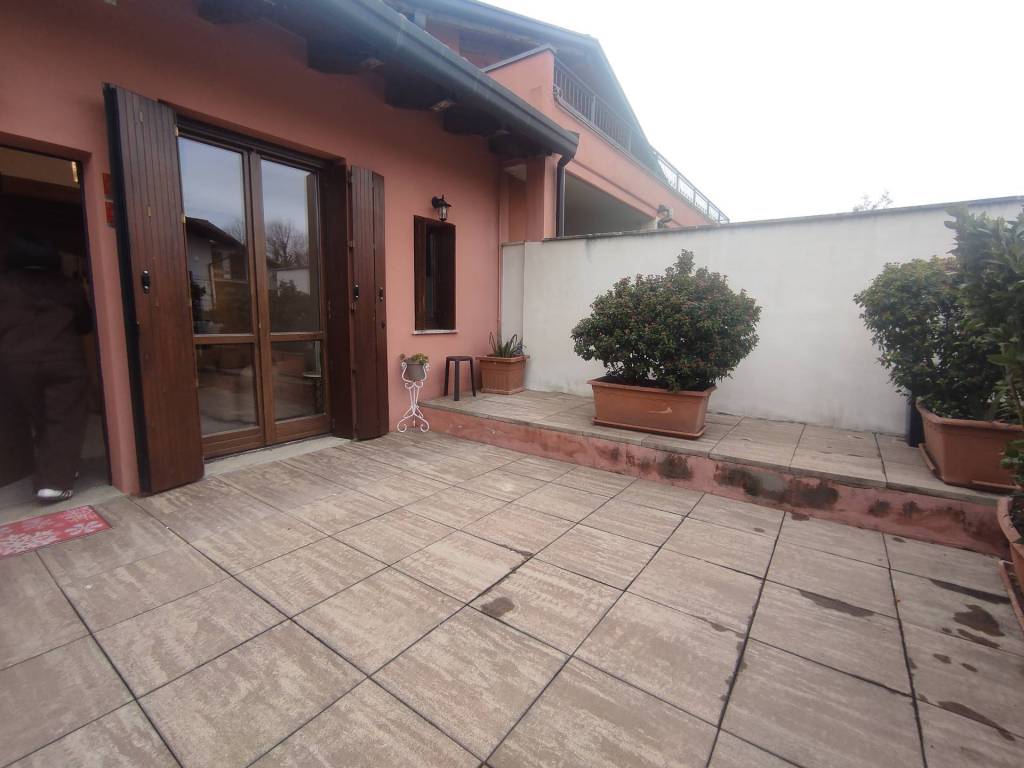 casa indipendente in vendita a Fino Mornasco