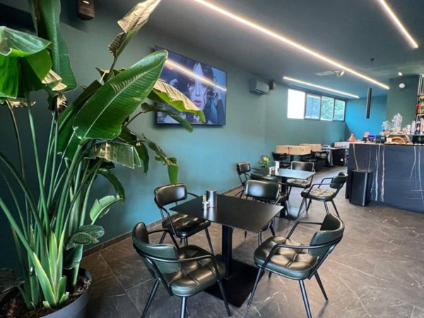 negozio in vendita a Fino Mornasco