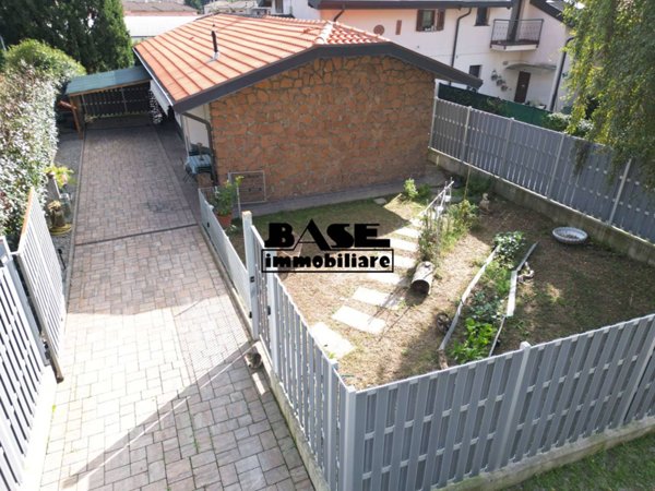 casa indipendente in vendita a Fino Mornasco