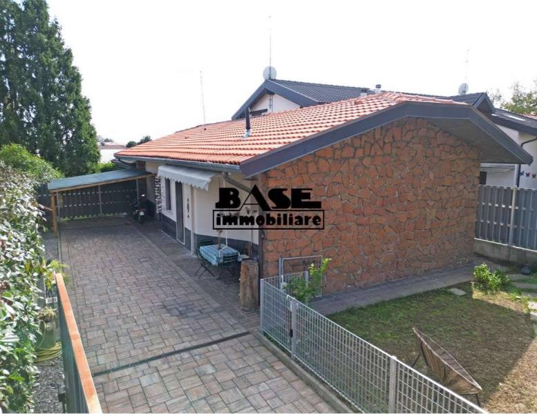 casa indipendente in vendita a Fino Mornasco