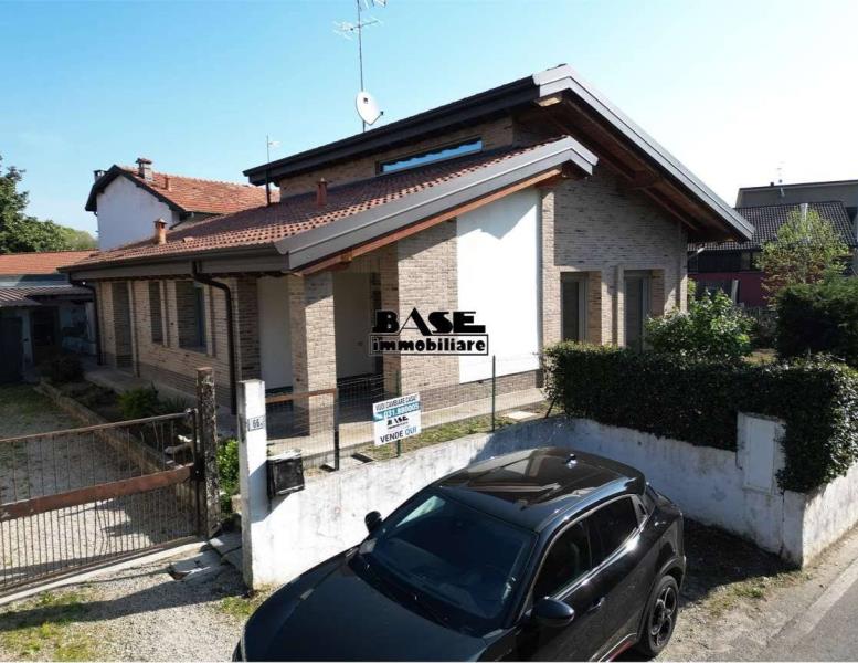 casa indipendente in vendita a Fino Mornasco