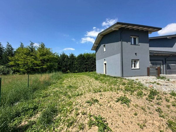casa indipendente in vendita a Fino Mornasco