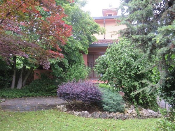 casa indipendente in vendita a Fino Mornasco