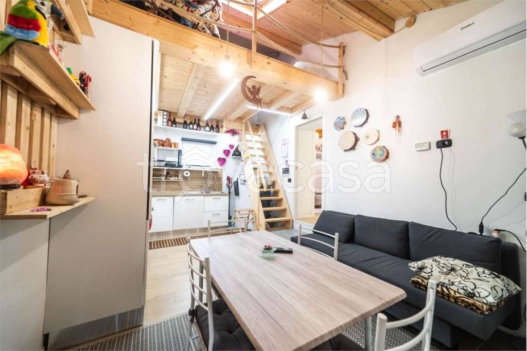 casa indipendente in vendita a Fino Mornasco