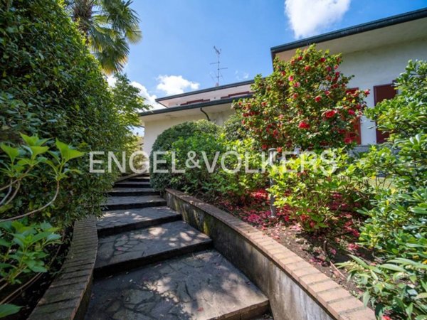 casa indipendente in vendita a Fino Mornasco