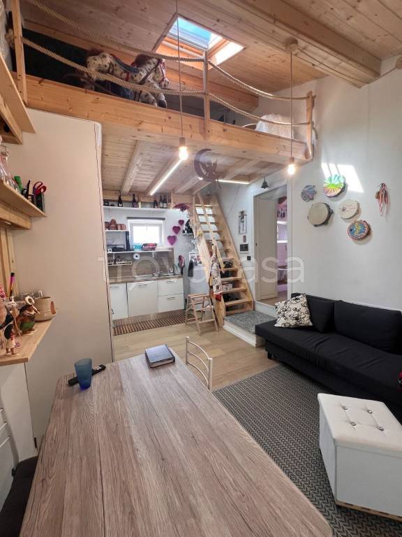 casa indipendente in vendita a Fino Mornasco