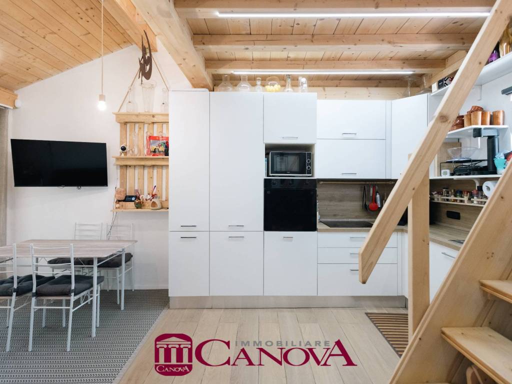 casa indipendente in vendita a Fino Mornasco