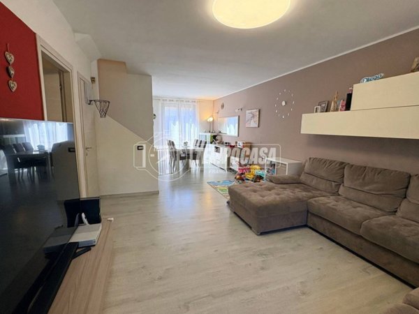 casa indipendente in vendita a Fino Mornasco